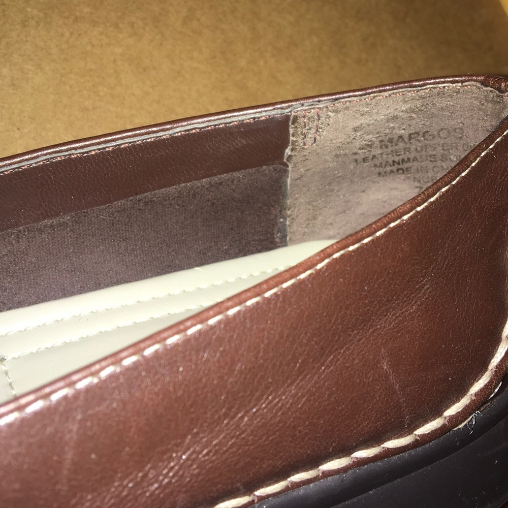 Easy Spirit Brown Leather Flats White Stitching Size 7 - Picture 3 of 6